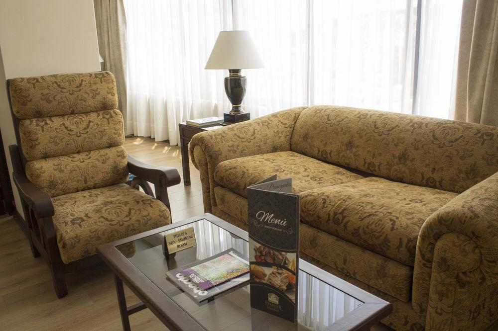 Best Western Cplaza Hotel Quito Bagian luar foto